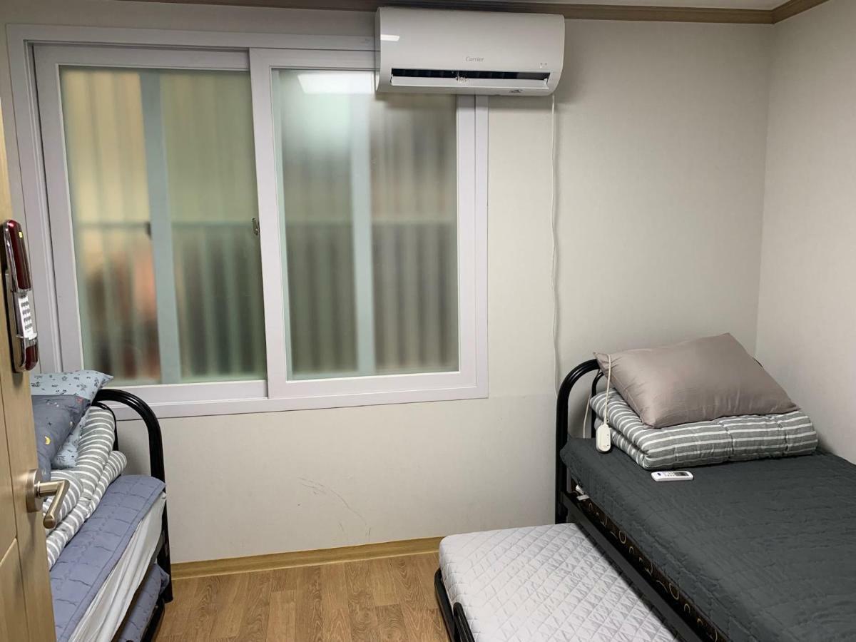 Bomulzip Hongdae Guesthouse โซล ภายนอก รูปภาพ